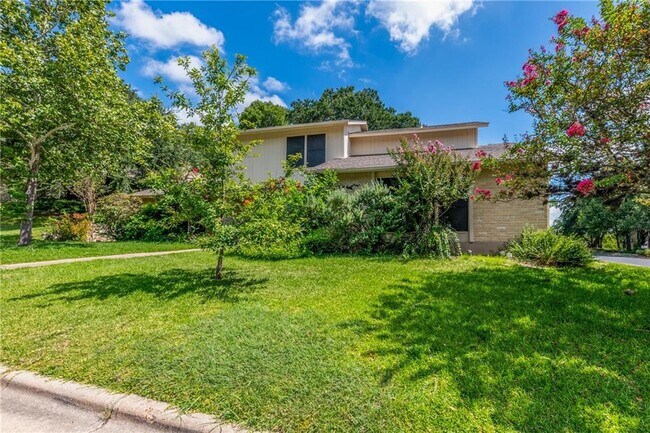 Building Photo - 3500 Cactus Wren Way