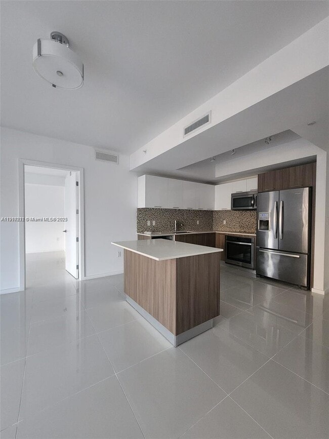 Foto del edificio - 5300 Paseo Blvd