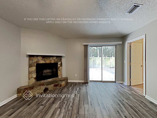 Foto del edificio - 2999 Mikris Dr E