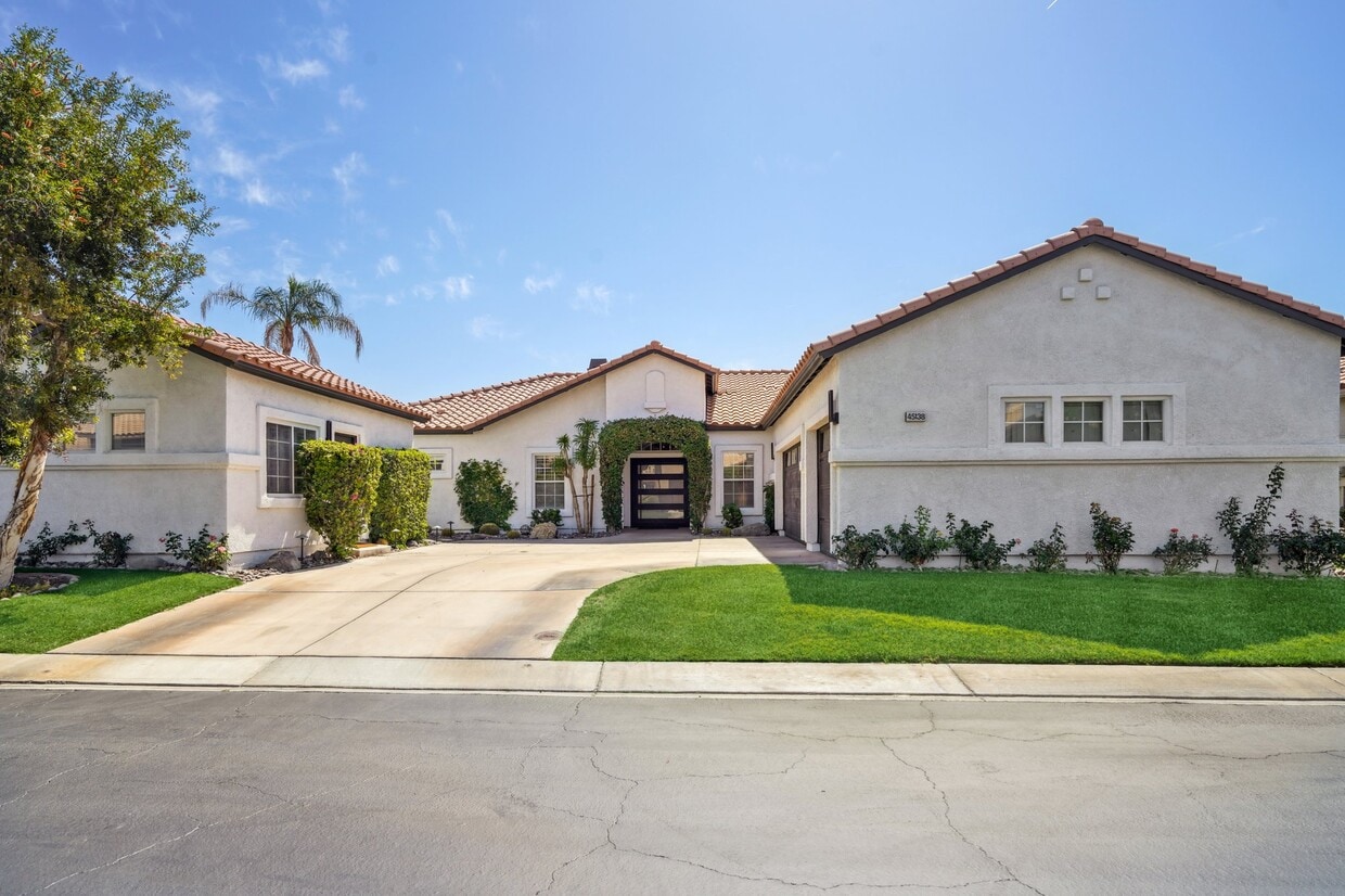 Primary Photo - 45138 Shaugnessy Dr