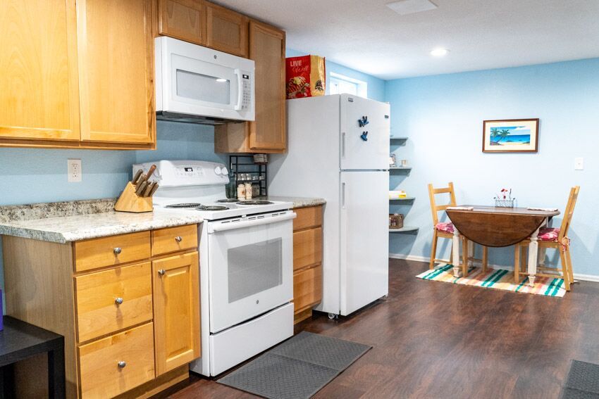 Primary Photo - 1556 S Field Ct