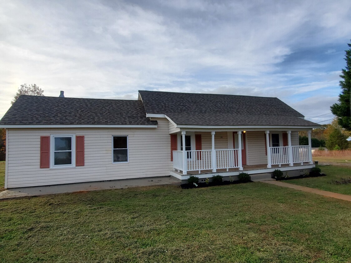Primary Photo - 2111 Compton Bridge Rd