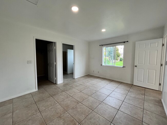 Bedroom - 8126 Cravell Ave