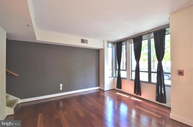 Foto del edificio - 1532 N Scott St