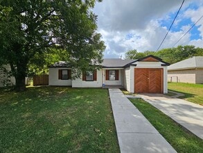 Building Photo - 2613 Easter Ave