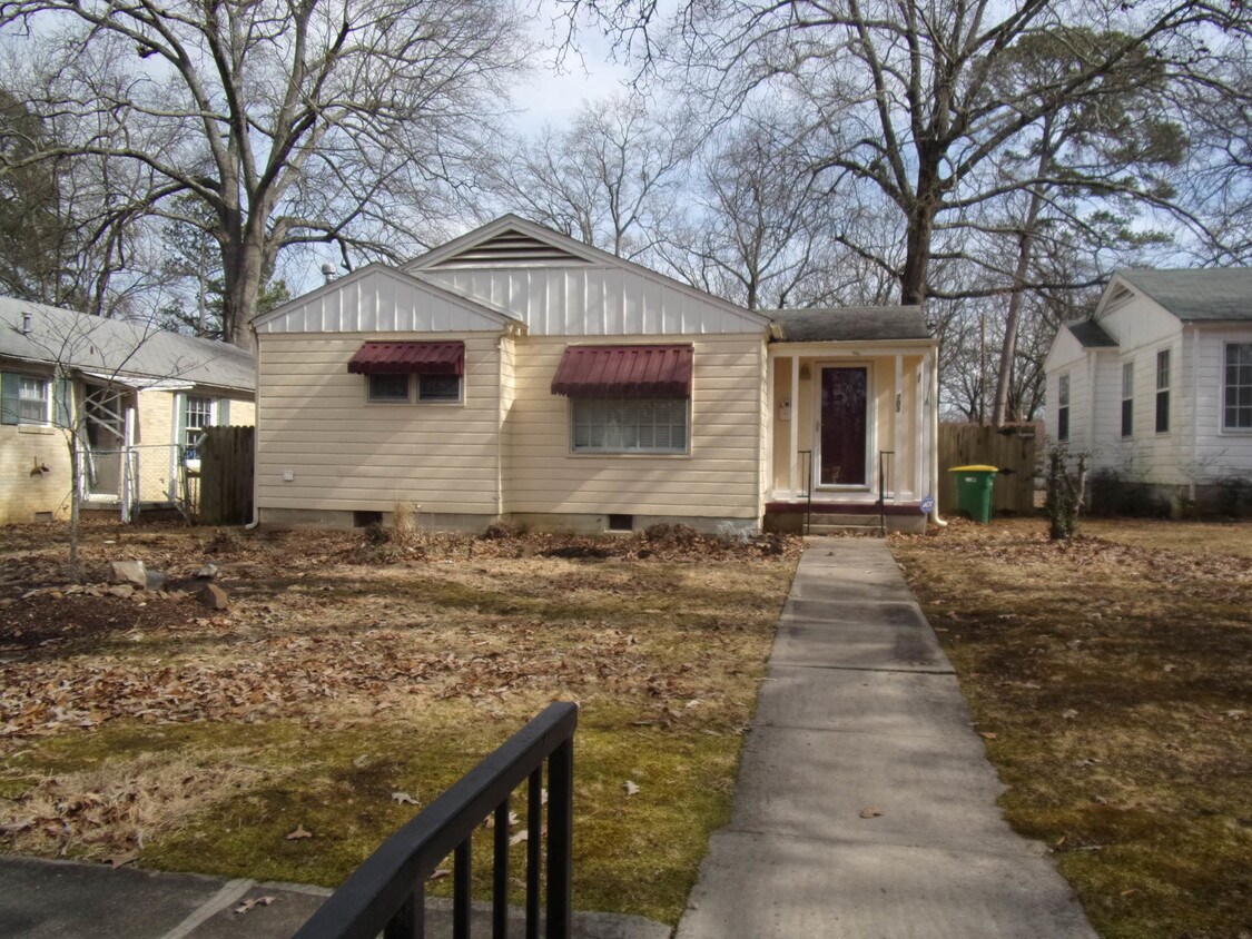 Primary Photo - 1703 S Fillmore St