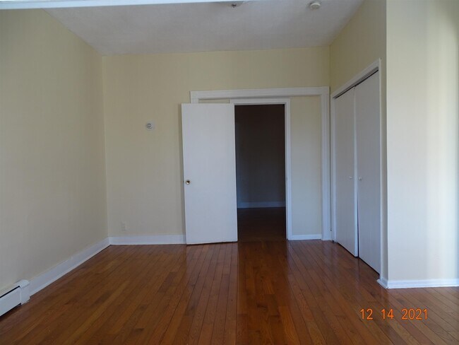 Building Photo - 581 John F. Kennedy Blvd