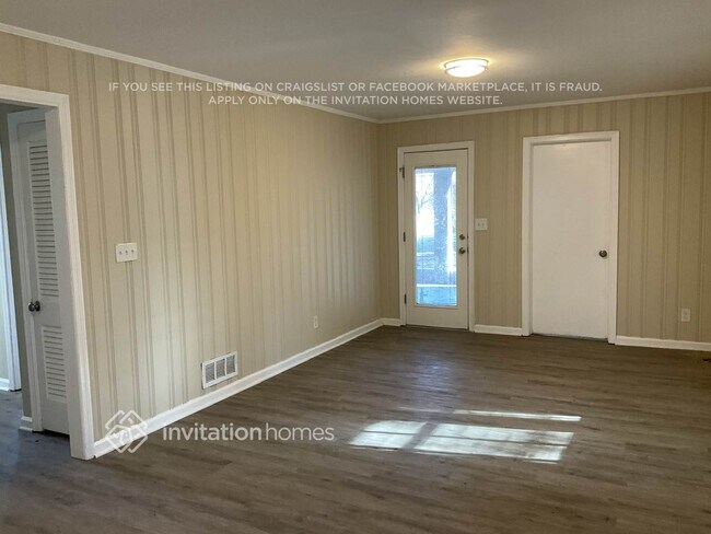 Building Photo - 8837 Elma St