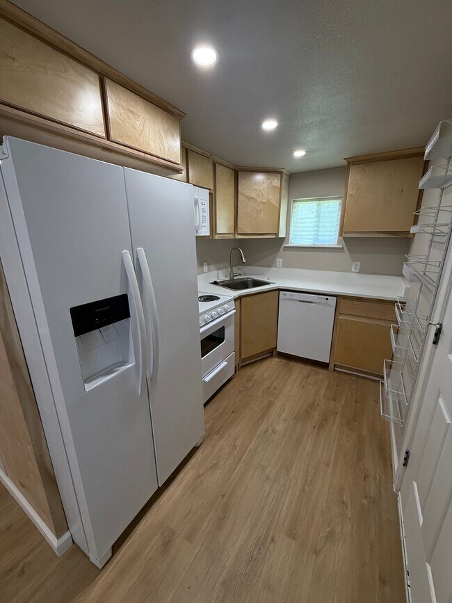 Cocina - 6838 Burkett St