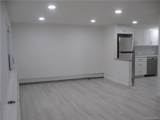 Foto del edificio - 525 Lake Rd