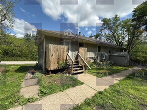 Building Photo - 708 N Willow Ave