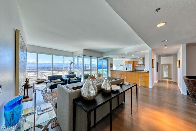 Foto del edificio - 4525 Dean Martin Dr