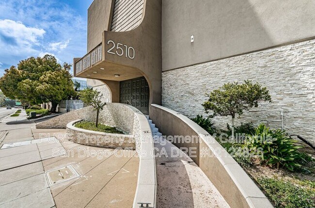Foto del edificio - 2510 Torrey Pines Rd