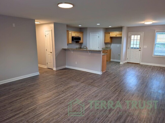 Building Photo - 806 Grace Ave