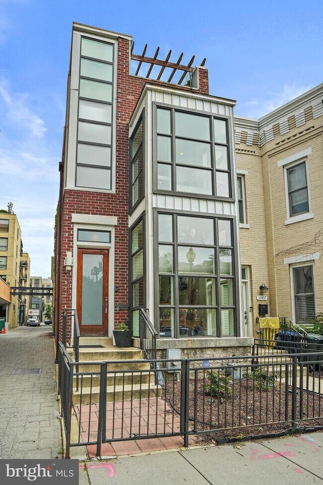 Building Photo - 1349 V St NW