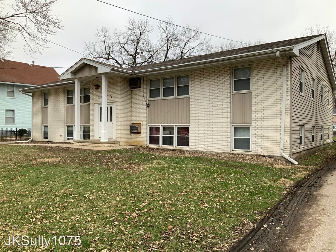 Primary Photo - 1075 33rd St