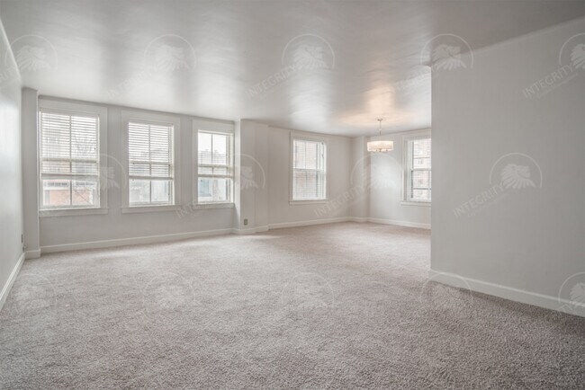 Building Photo - 229 Ward Pkwy