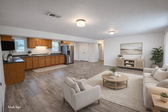 Building Photo - N96W16350 County Line Rd