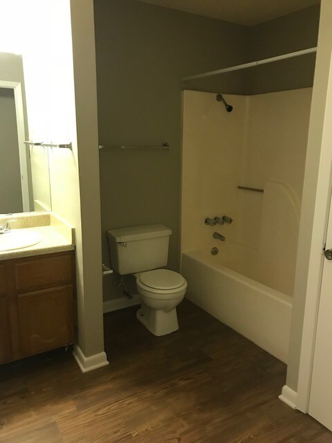 Building Photo - 707 Louisville Ave