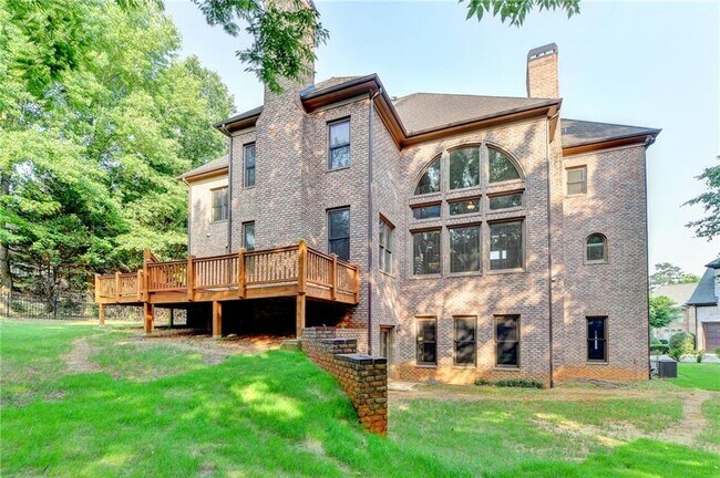 Building Photo - 8920 Doral Dr