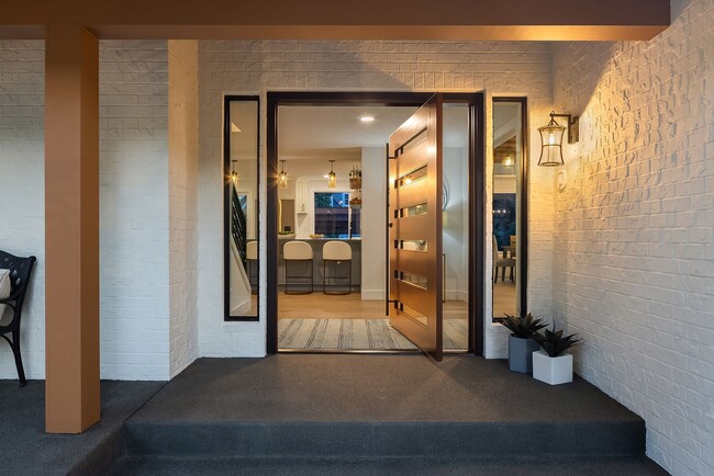Foto del edificio - 4Bd/2.5Ba Bellevue House