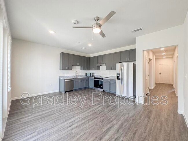 Building Photo - 710 Shine St