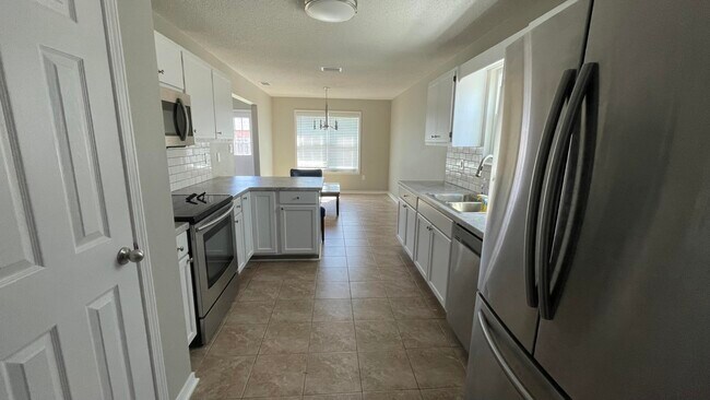 Foto del edificio - 463 Sandy Ridge Cir