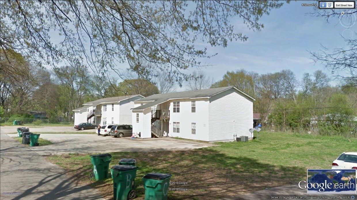 Primary Photo - Stewart St Apartments