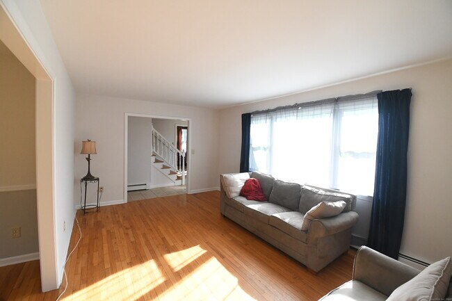 Foto del edificio - 313 Burnt Plains Rd