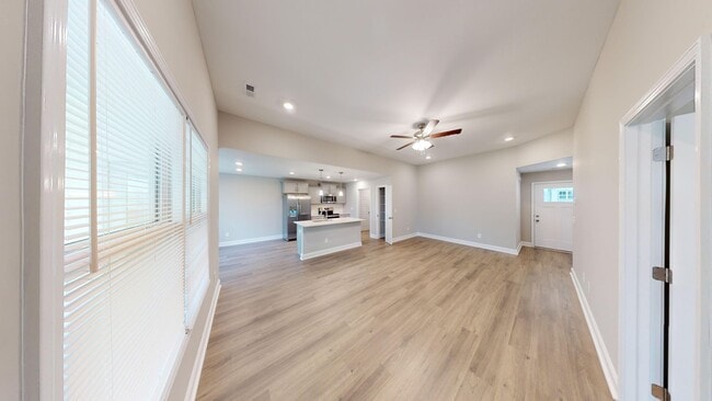 Building Photo - Luxury Ranch-Style Home with Open Concept, Large Eat In Kitchen, Primary Suite and Stylish Finishes