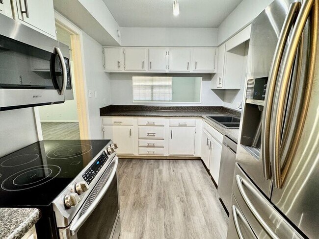 Foto del edificio - 6526 S Memorial Dr