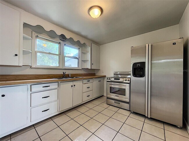 Foto del edificio - 2938 Avenue G NW