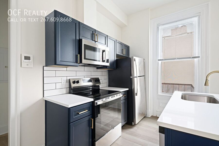 Primary Photo - Modern Renovated Fairmount Two Bedroom Apa...
