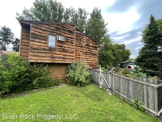 Foto del edificio - 3 br, 1 bath House - 1808 23rd Ave S