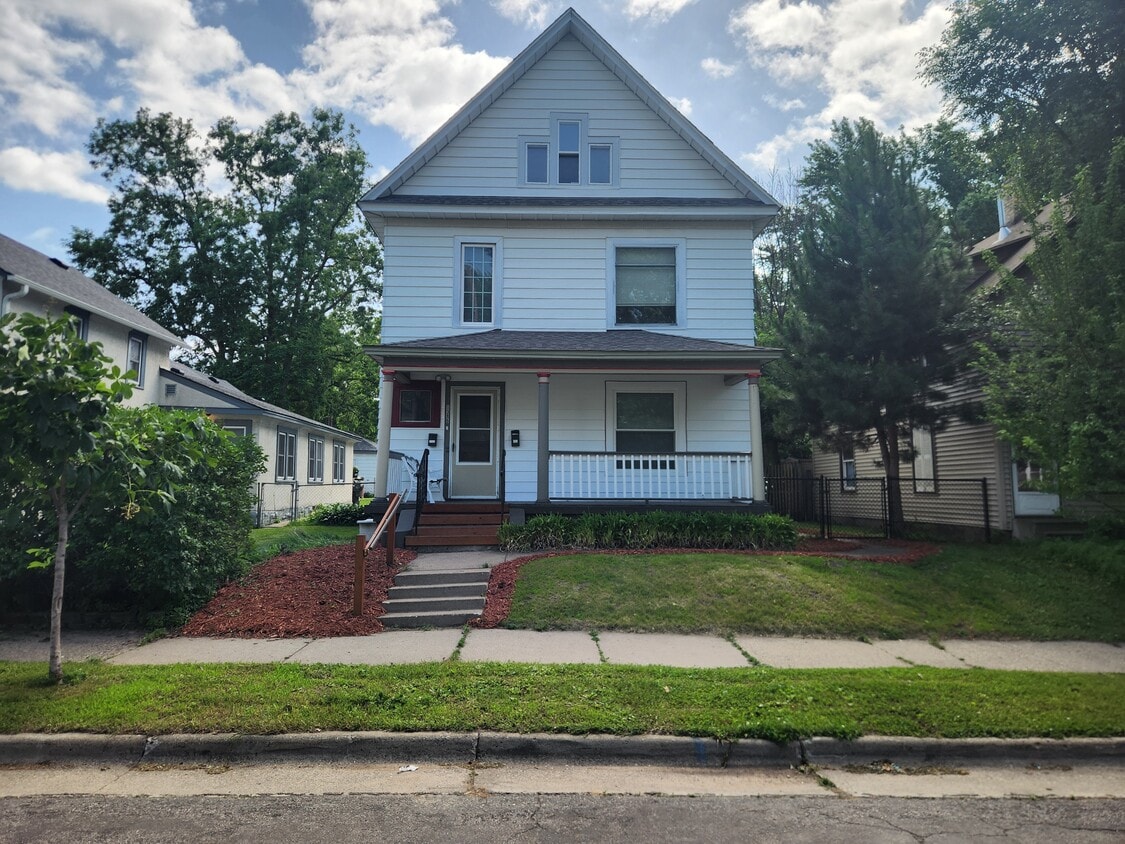Primary Photo - 1315 5th St NE