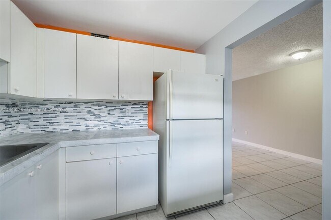 Foto del edificio - 1725 W 60th St
