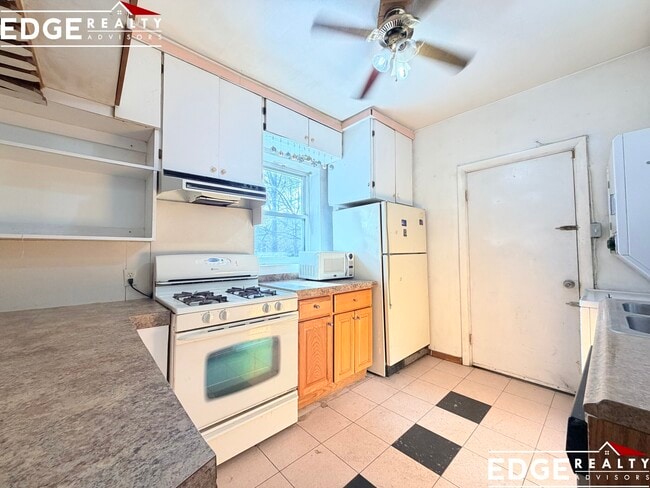 Building Photo - 46 Park Vale Ave