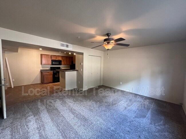 Foto del edificio - 1185 W University Ave