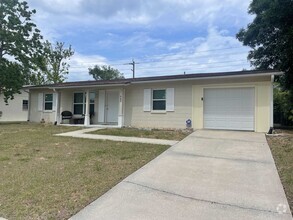 Building Photo - 980 Manati Ave