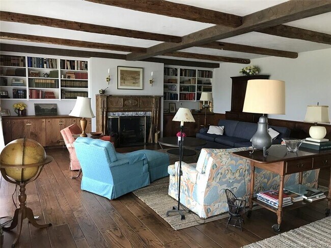 Foto del edificio - 107 Lime Rock Rd