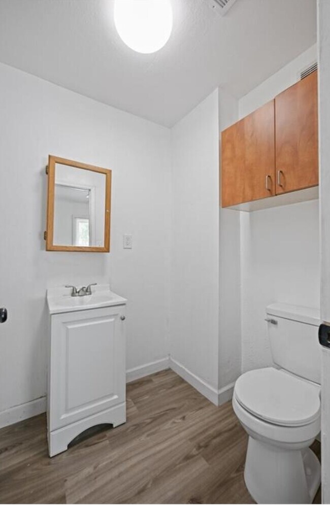 Foto del edificio - 2917 E 61st St