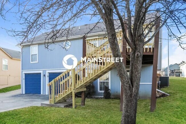 Foto del edificio - 3 Bedroom Pet-Friendly Home in Olathe, KS with Main Street Renewal