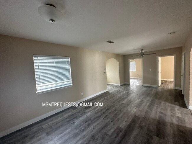 Foto del edificio - 870 N Grand St