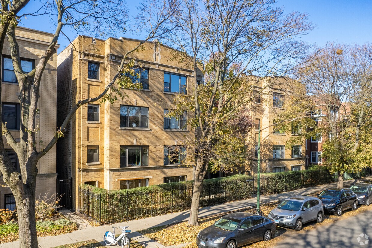 Primary Photo - 5926-5934 1/2 N Paulina St