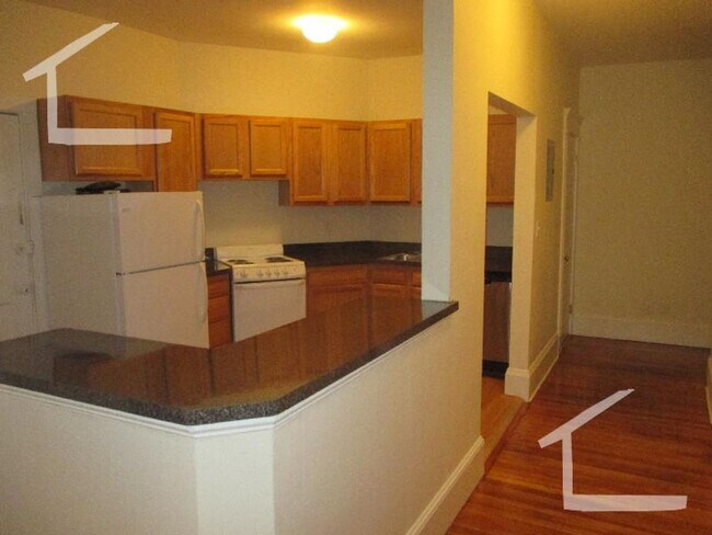 Foto del edificio - No Brokers Fee, No Security Deposit, Heat ...