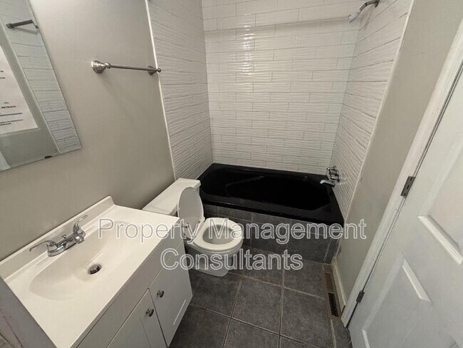Foto del edificio - 2212 Old Blue Spring Rd NW