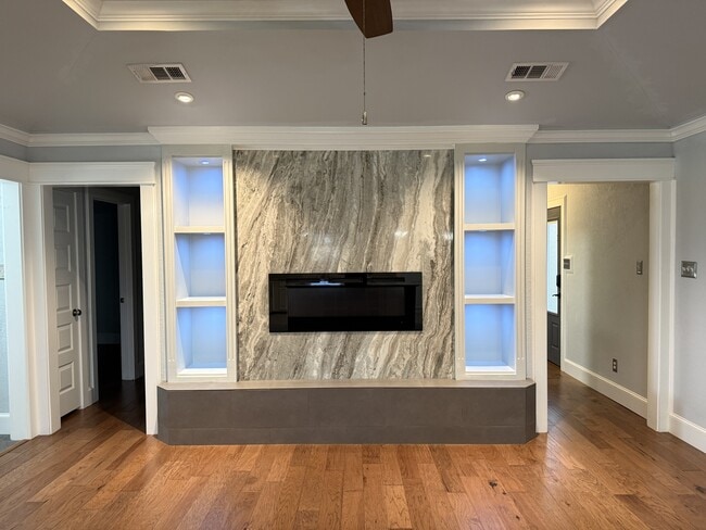 Foto del edificio - 12063 Dishman Rd