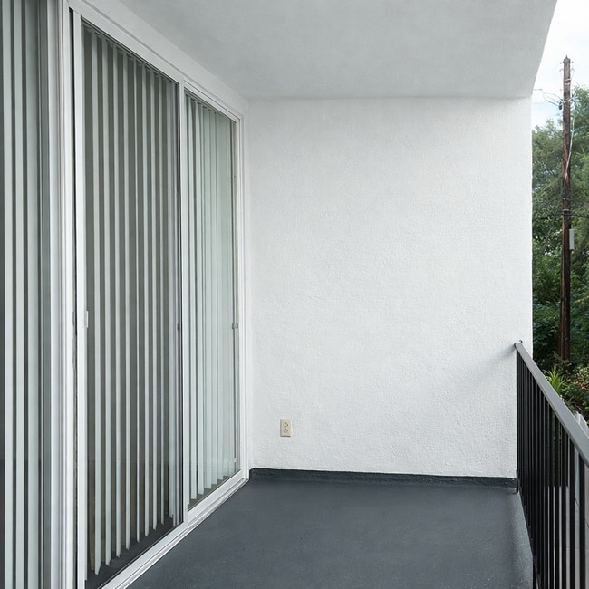 Interior Photo - 132 Clark Dr