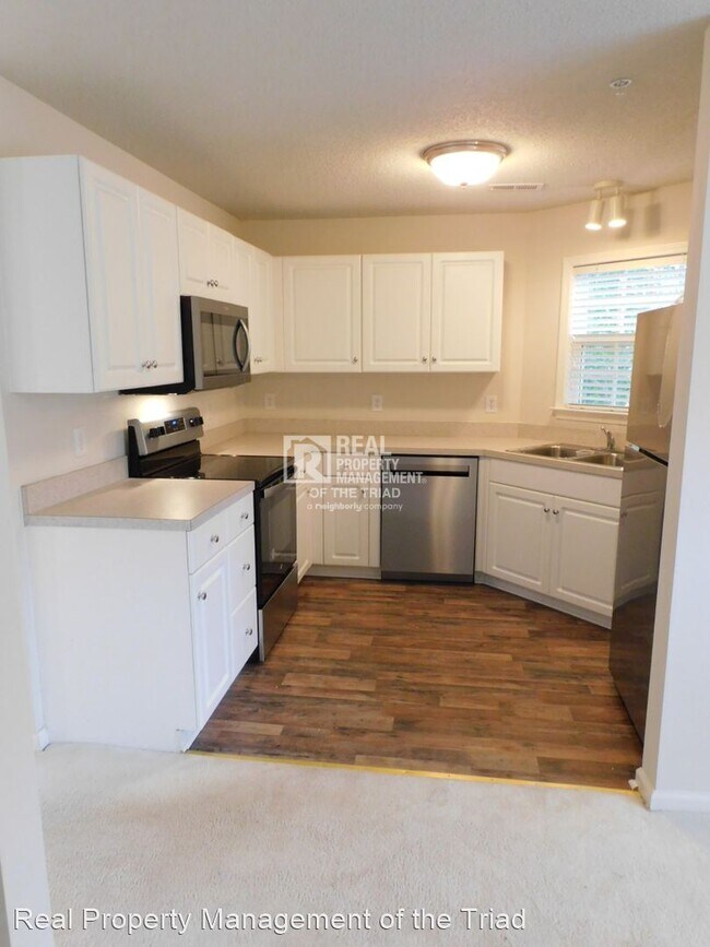 Foto del edificio - 2 br, 2 bath House - 5005 Bass Chapel Road...