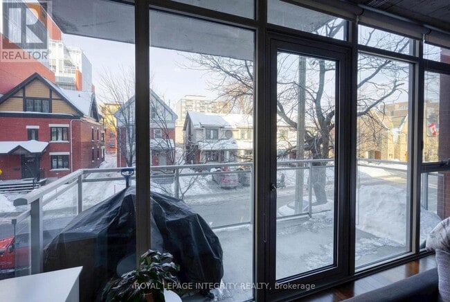 Building Photo - 340-340 McLeod St